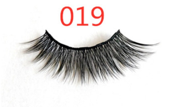 Very Good Quality- A Pair Of False Eyelashes With Magnets In Fashion