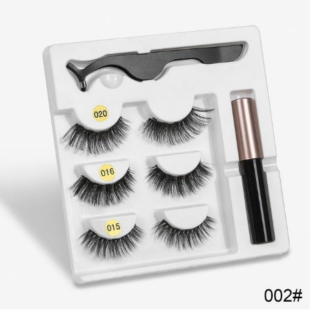 Very Good Quality- A Pair Of False Eyelashes With Magnets In Fashion