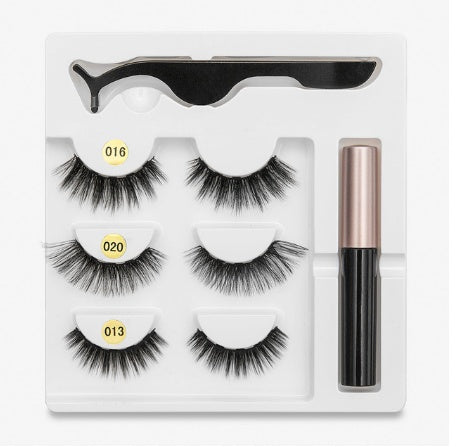 Very Good Quality- A Pair Of False Eyelashes With Magnets In Fashion
