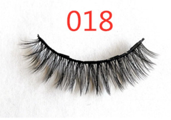 Very Good Quality- A Pair Of False Eyelashes With Magnets In Fashion