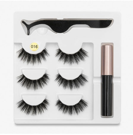 Very Good Quality- A Pair Of False Eyelashes With Magnets In Fashion