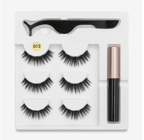 Very Good Quality- A Pair Of False Eyelashes With Magnets In Fashion